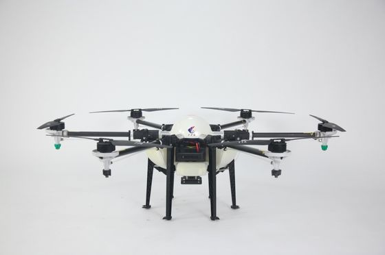 Elektrische Quadcopter-Drohne für die Feldspritzung mit TPU-Material