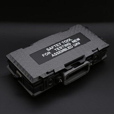 Debugging-Plattform für Mehrfach-Freiheitsgrad-UAVs zur Präzisionsflugsteuerung mit kompaktem Design